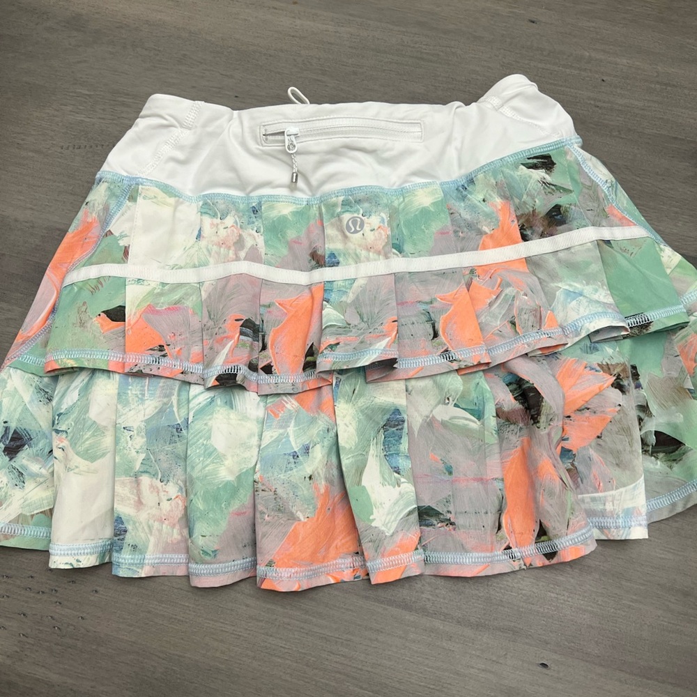 Lululemon Skirt with shorts size 4